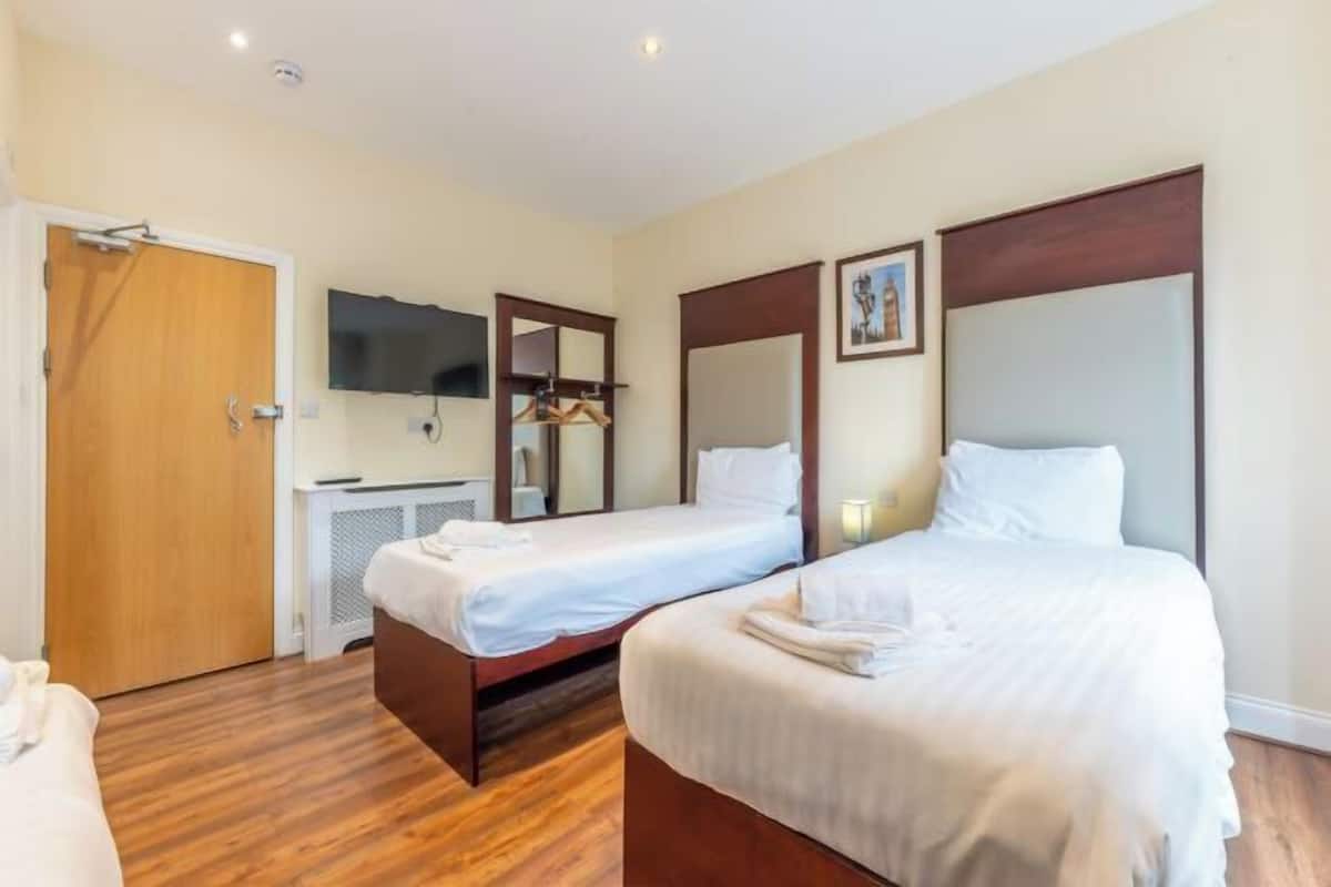 1 bedroom, desk, iron/ironing board, free WiFi