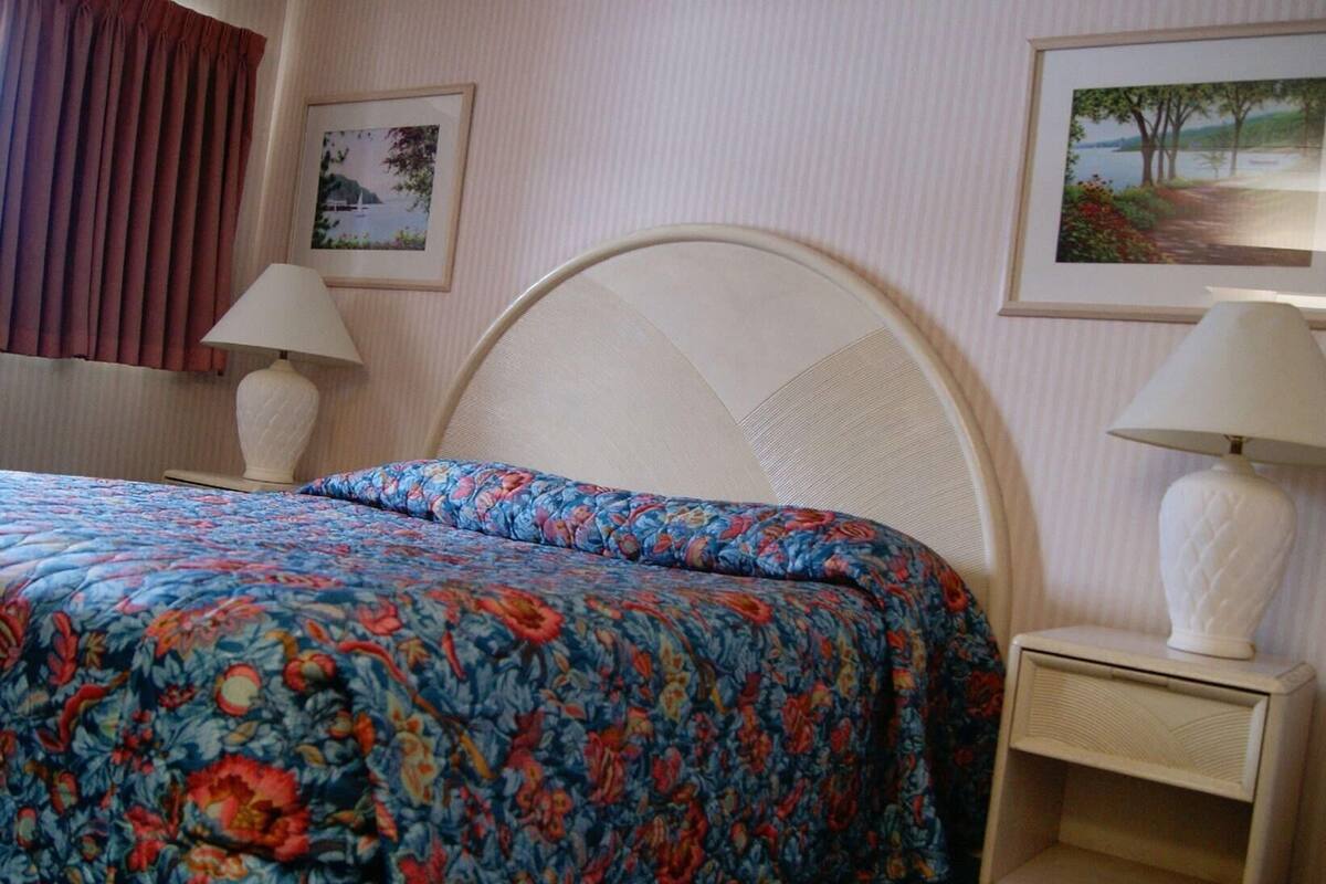 Pillowtop-Betten, Schreibtisch, kostenloses WLAN, Bettwäsche