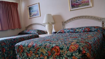 Pillowtop beds, desk, free WiFi, bed sheets