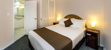 1 bedroom, individually decorated, individually furnished, desk