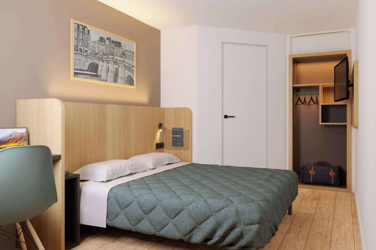 Standard Room, 1 Double Bed | 1 bedroom, premium bedding, desk, WiFi (free)