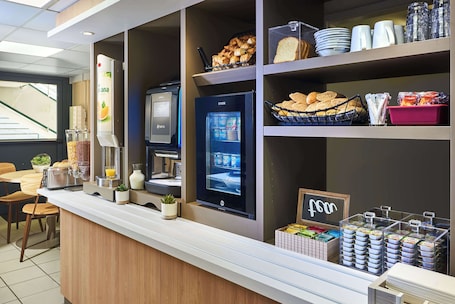 Business center. Premiere Classe Freyming-Merlebach