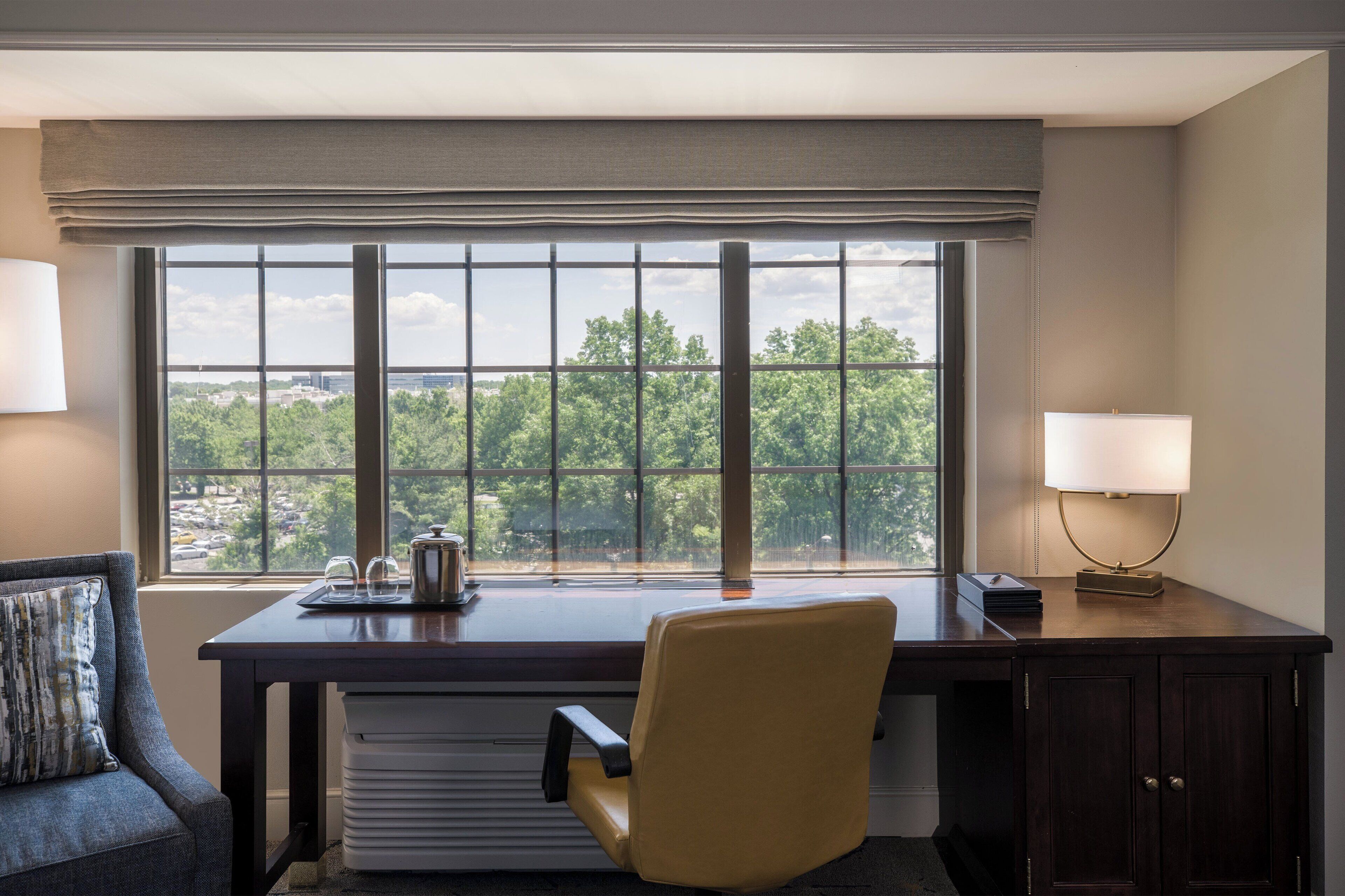 premium bedding, pillow-top beds, in-room safe, desk