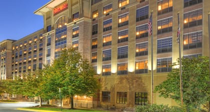 Sheraton Baltimore Washington Airport Hotel - BWI
