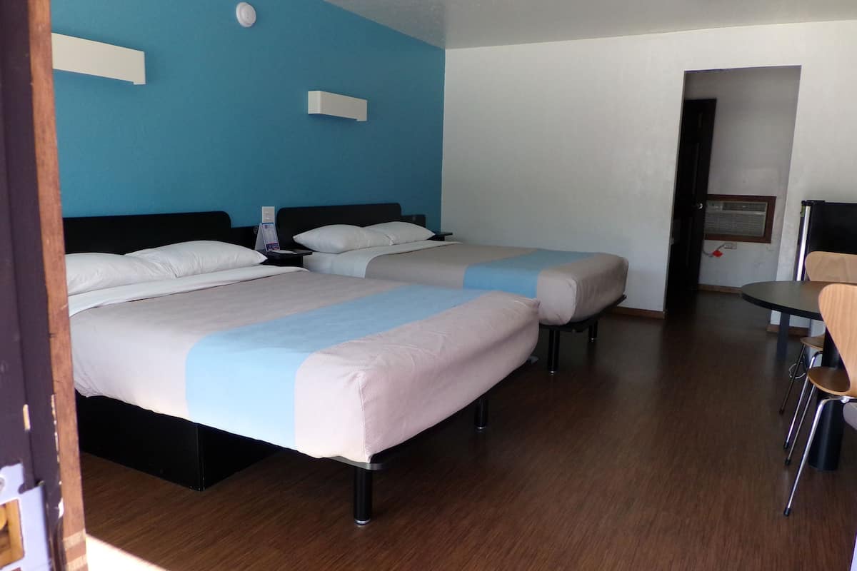 Free WiFi, bed sheets