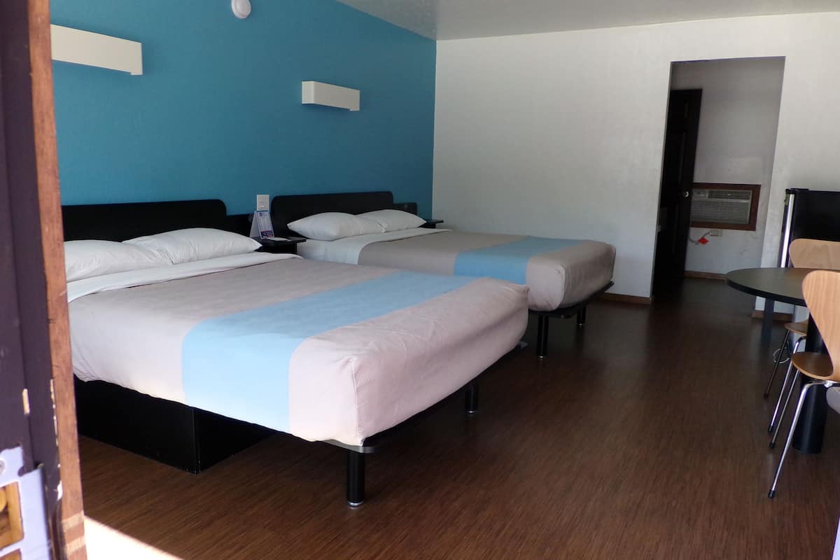 Wifi gratis y ropa de cama