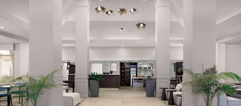 基因斯維爾希爾頓花園飯店