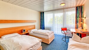 In-room safe, desk, iron/ironing board (on request) - ISG Heidelberg (Heidelberg)