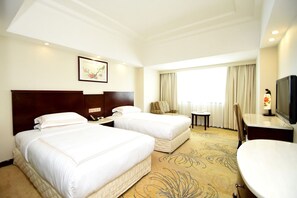 In-room safe, desk, soundproofing, iron/ironing board - Overseas Chinese Friendship Hotel (Guangzhou)