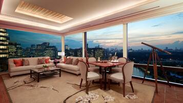 Egyptian cotton sheets, premium bedding, down duvets, pillow-top beds