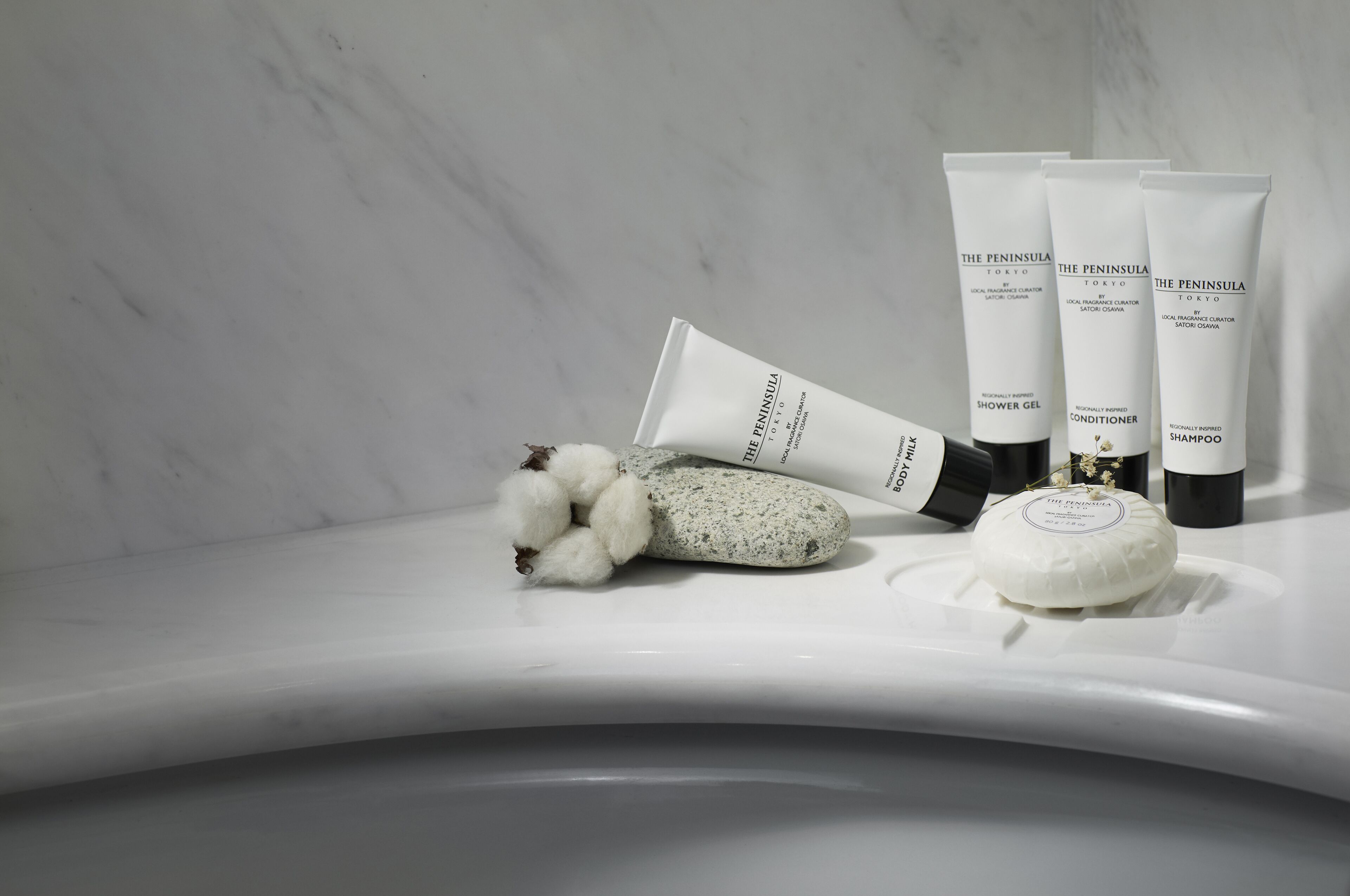 separate bathtub and shower, deep-soaking bathtub, rainfall showerhead