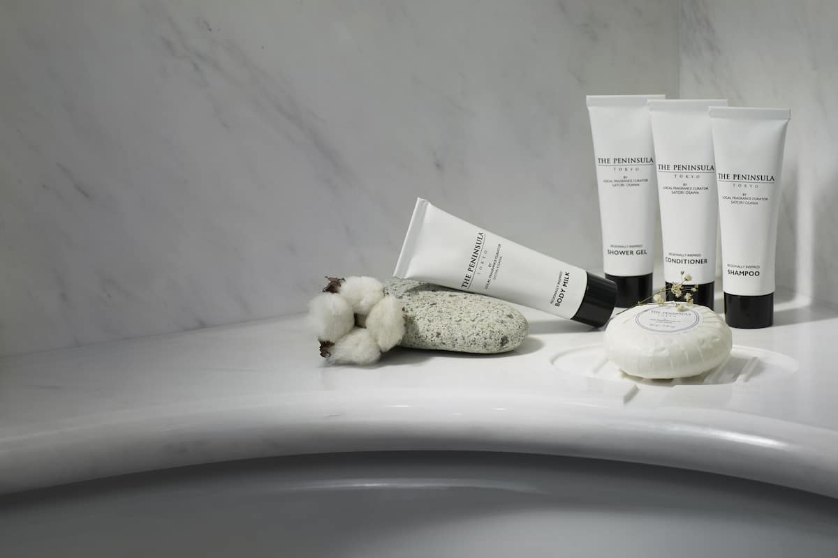 separate bathtub and shower, deep-soaking bathtub, rainfall showerhead