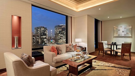 The Marunouchi Suite | Egyptian cotton sheets, premium bedding, down comforters, pillowtop beds. The Peninsula Tokyo