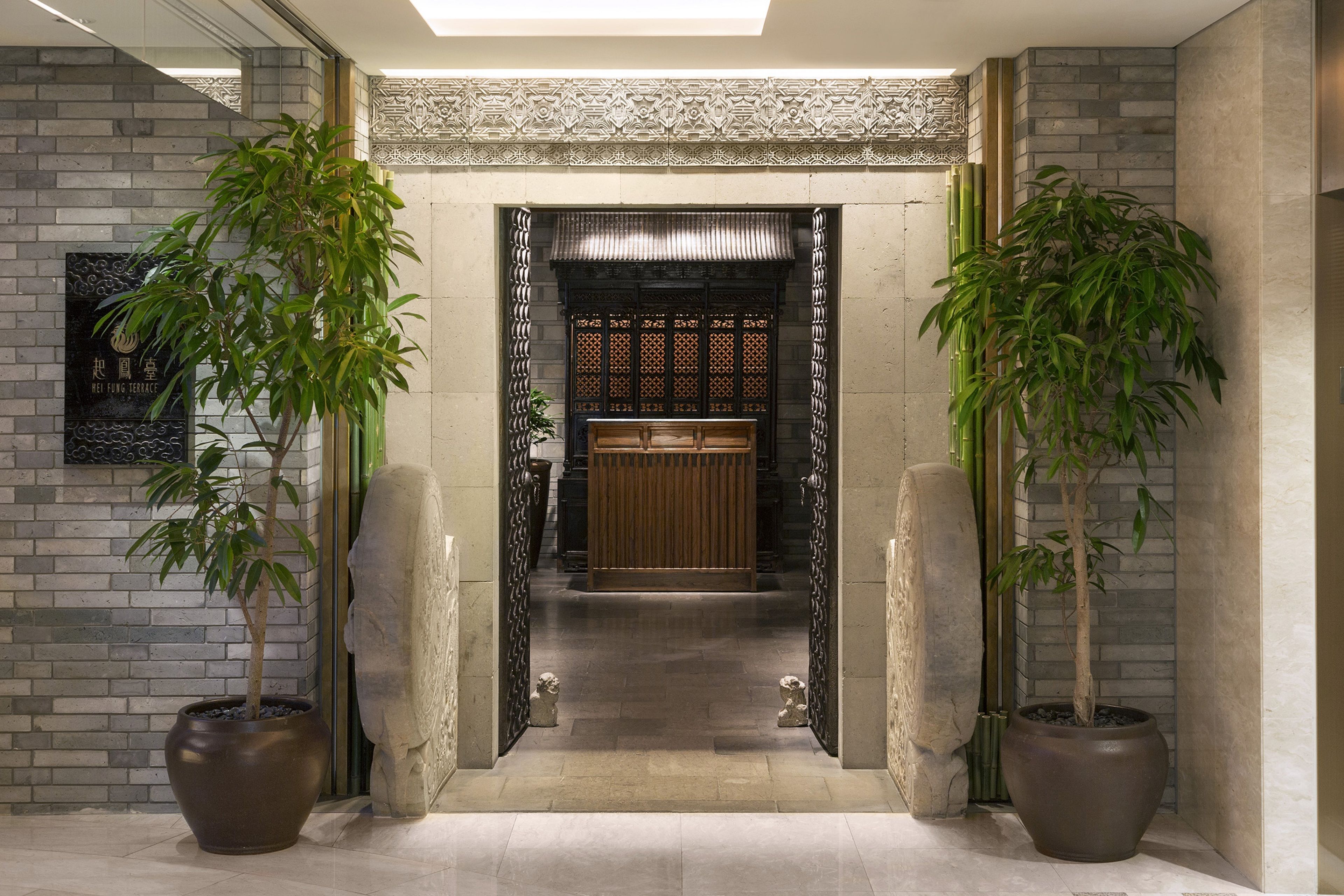 Lunch and dinner served