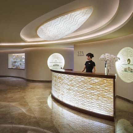 Couples treatment rooms, sauna, hot tub, body treatments, body scrubs