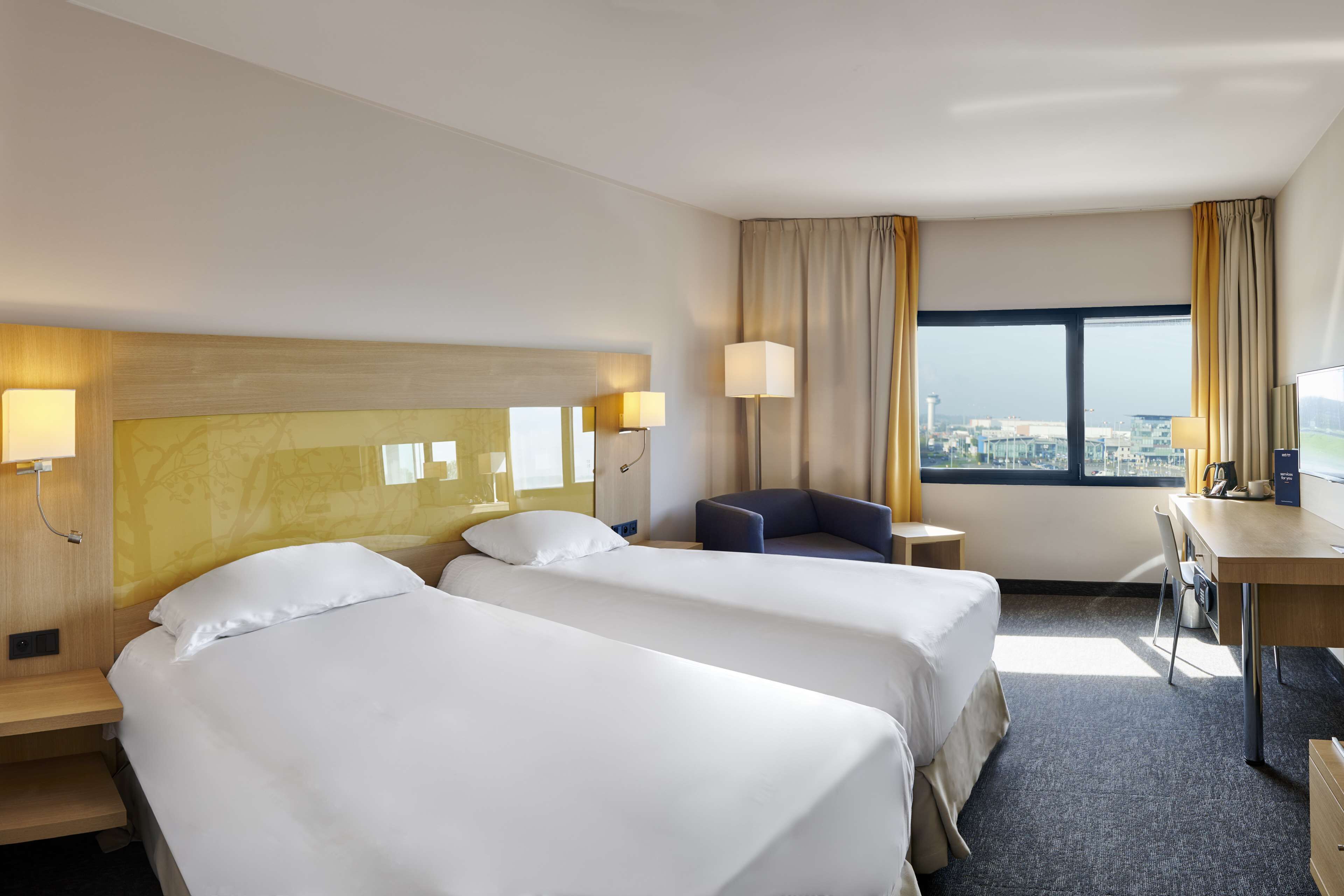 premium bedding, in-room safe, desk, soundproofing