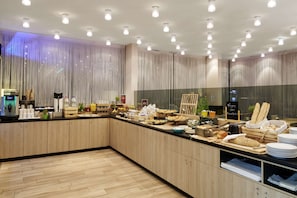 Daily buffet breakfast for a fee