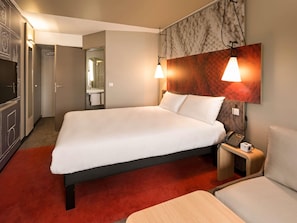 Quarto standard, 1 cama de casal e sofá-cama (1 place) | Roupas de cama premium, escrivaninha, espaço de trabalho para notebook