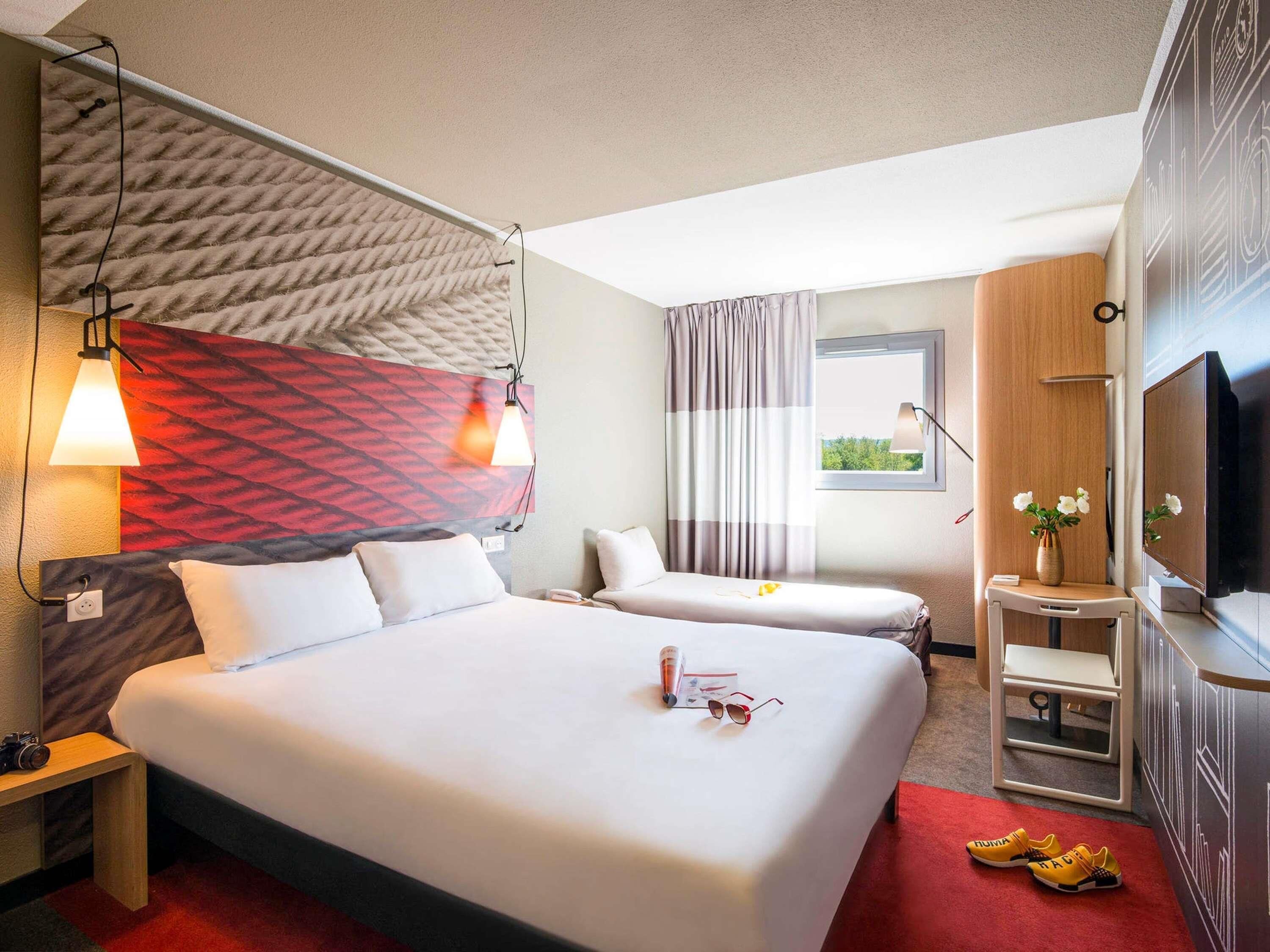 Habitación estándar, 1 cama doble con sofá cama (1 place) | Ropa de cama de alta calidad y escritorio