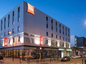 Exterior - ibis Bordeaux Centre Bastide (Bordeaux)