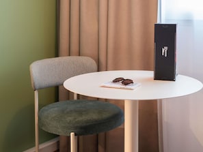 In-room safe, desk, soundproofing, iron/ironing board - ibis Marne La Vallée Val d'Europe (Montevrain)