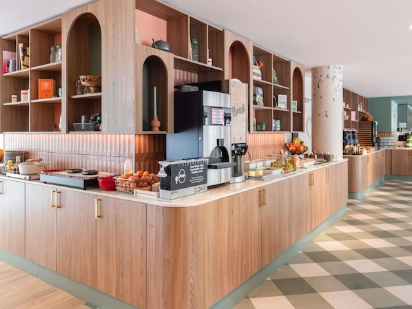 Frokostbuffé hver dag (EUR 13.90 per person)