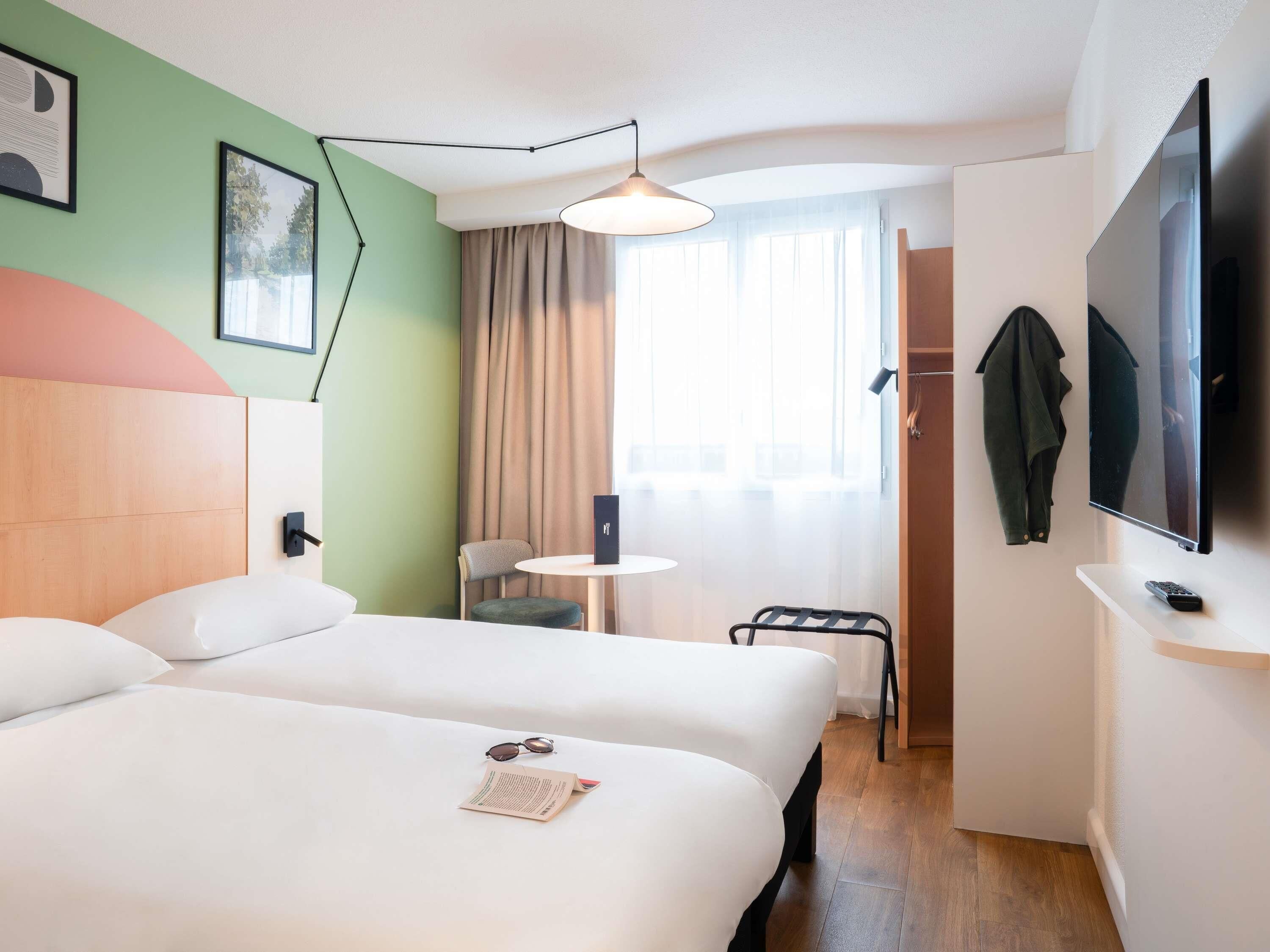 in-room safe, desk, soundproofing, iron/ironing board