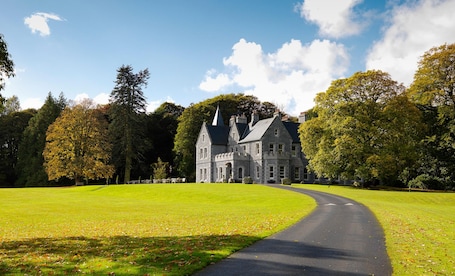 Fachada. Mount Falcon Estate