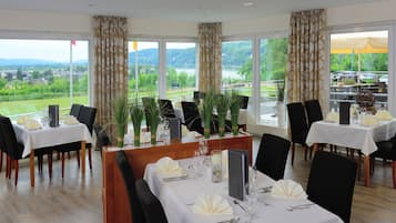 Frühstück und Abendessen, deutsche Küche