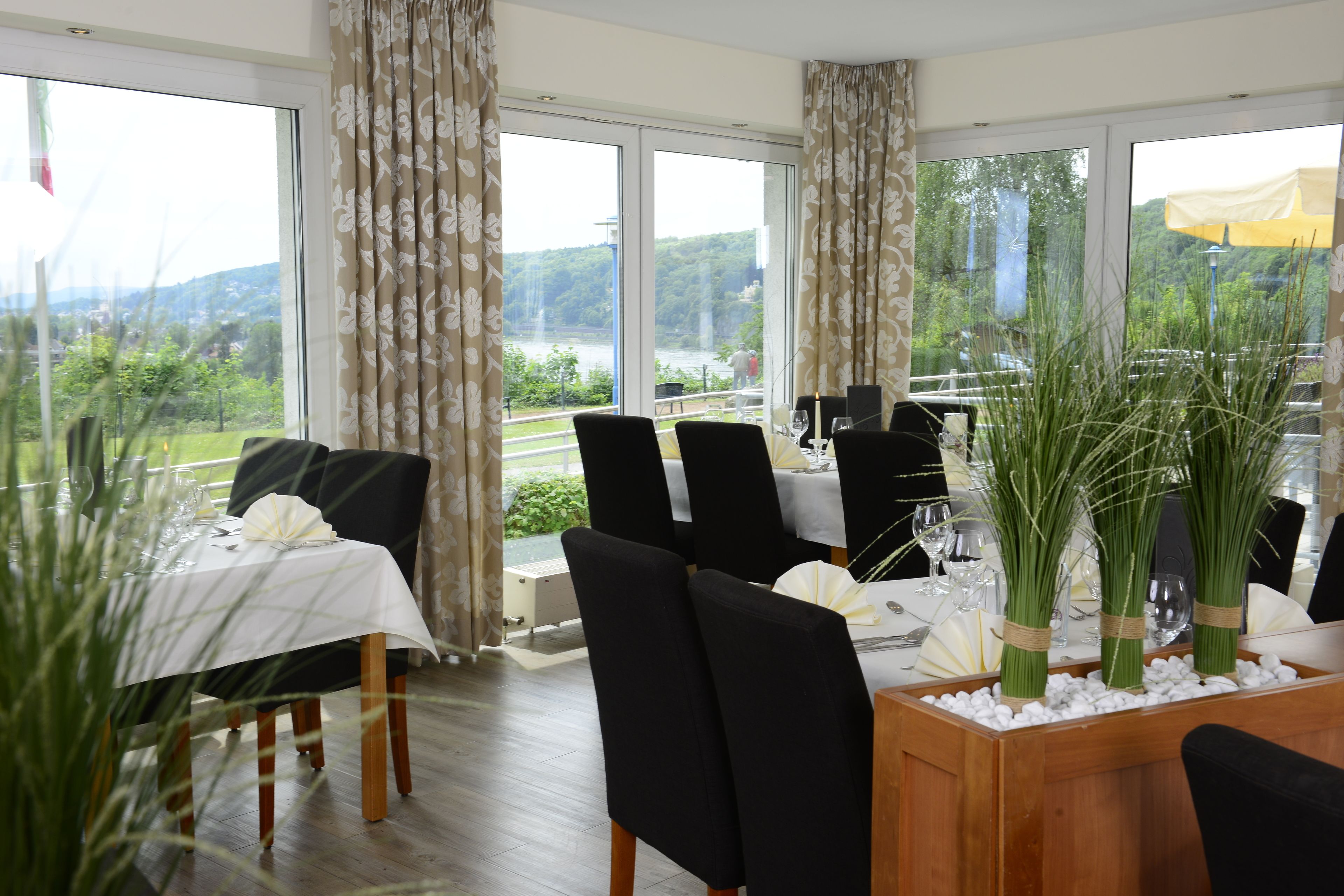 breakfast and dinner served, german cuisine