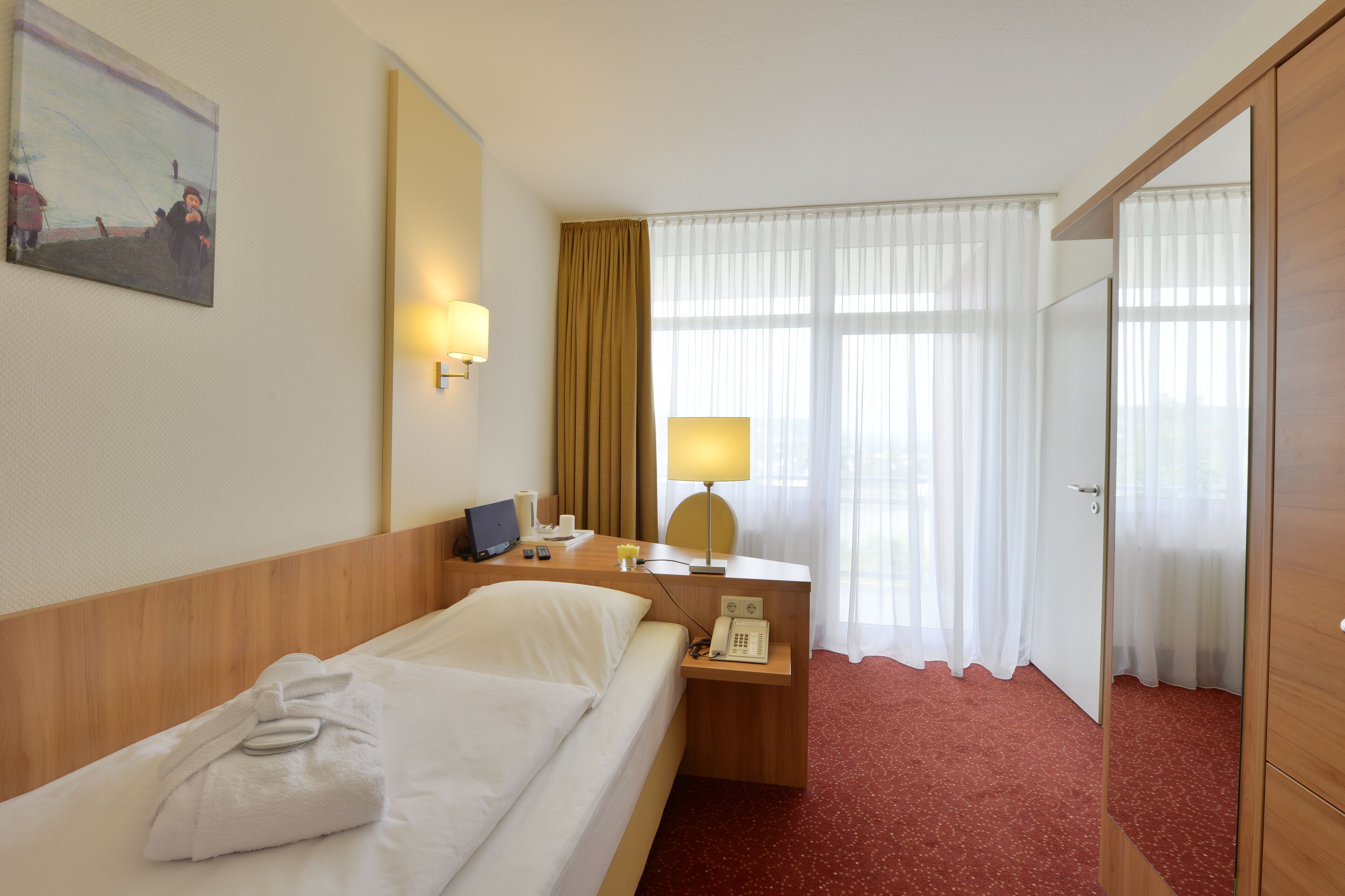 superior single room, non smoking, river view | premium bedding, down duvets, desk, blackout curtains