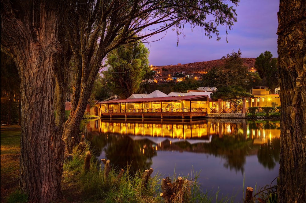 Hotel El Lago by Luoxo
