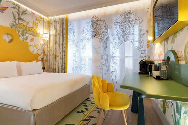Premium bedding, pillowtop beds, in-room safe, individually decorated - Hôtel Le Magnifique (Ex Hôtel Le M Paris)  (Paris)