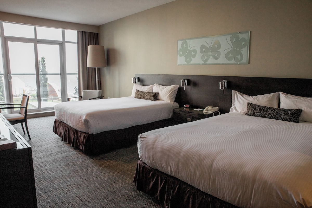 Seaview Queen with Balcony | Sengetøy i egyptisk bomull, sengetøy av topp kvalitet og safe på rommet