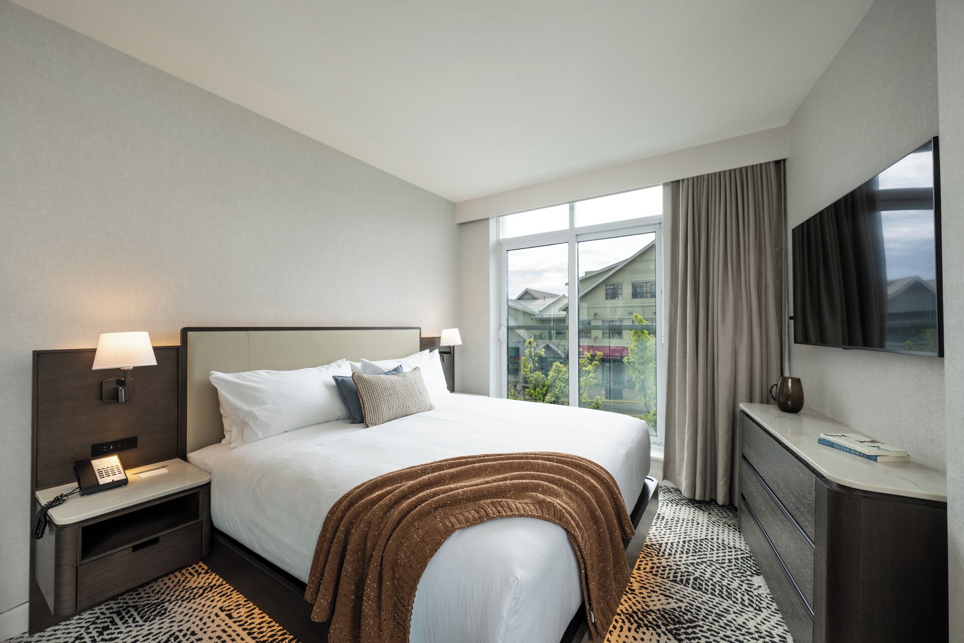 The Townview Suite | Egyptian cotton sheets, premium bedding, in-room safe, blackout drapes