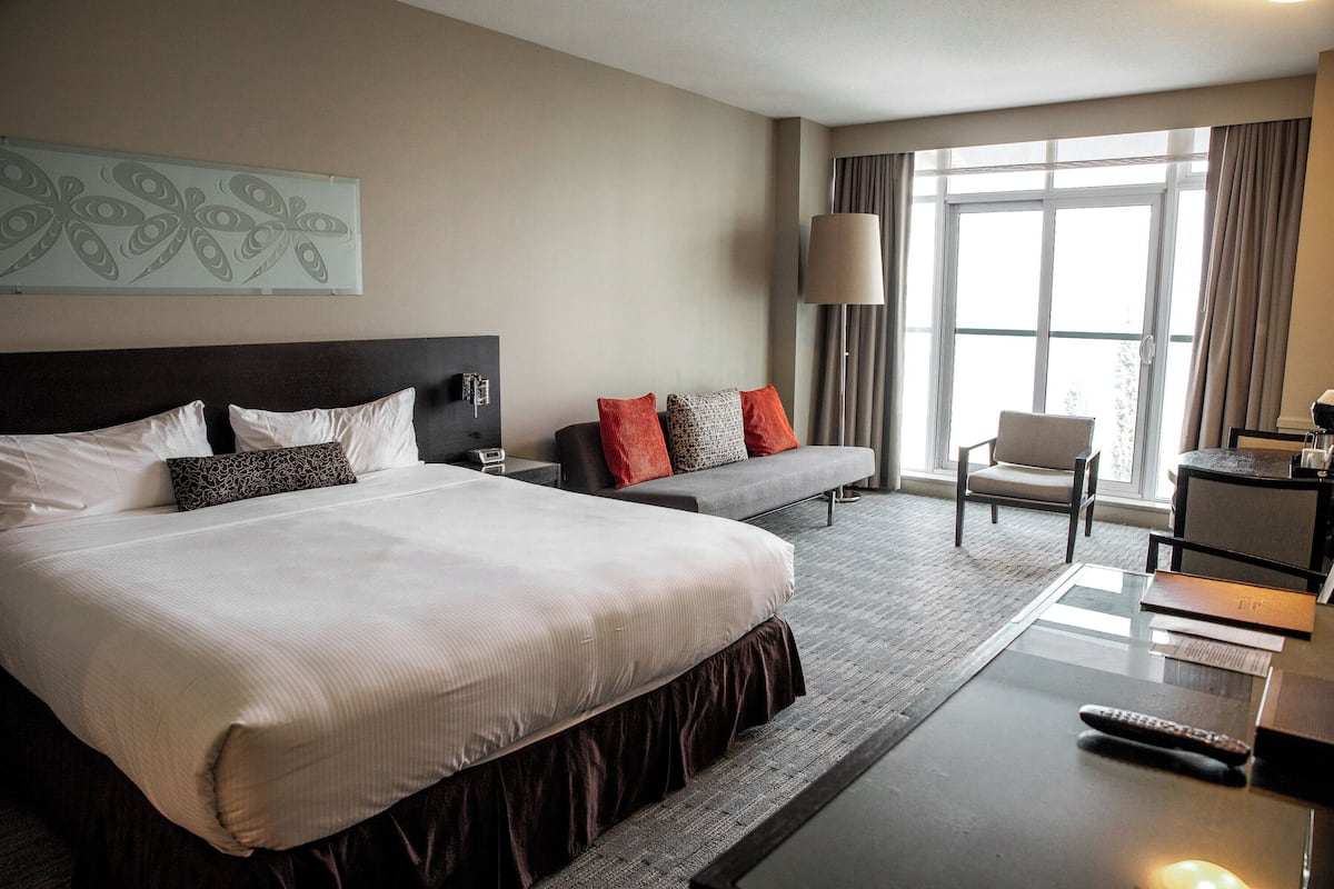 Sengetøy i egyptisk bomull, sengetøy av topp kvalitet og safe på rommet