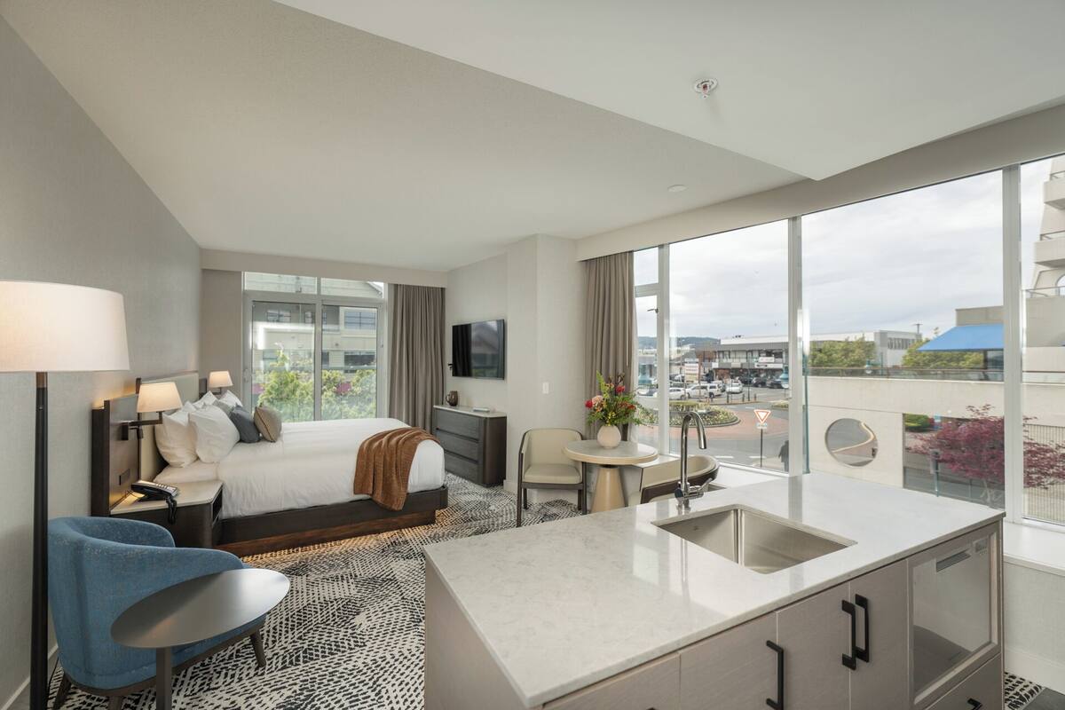 The Townview Suite | Egyptian cotton sheets, premium bedding, in-room safe, blackout drapes