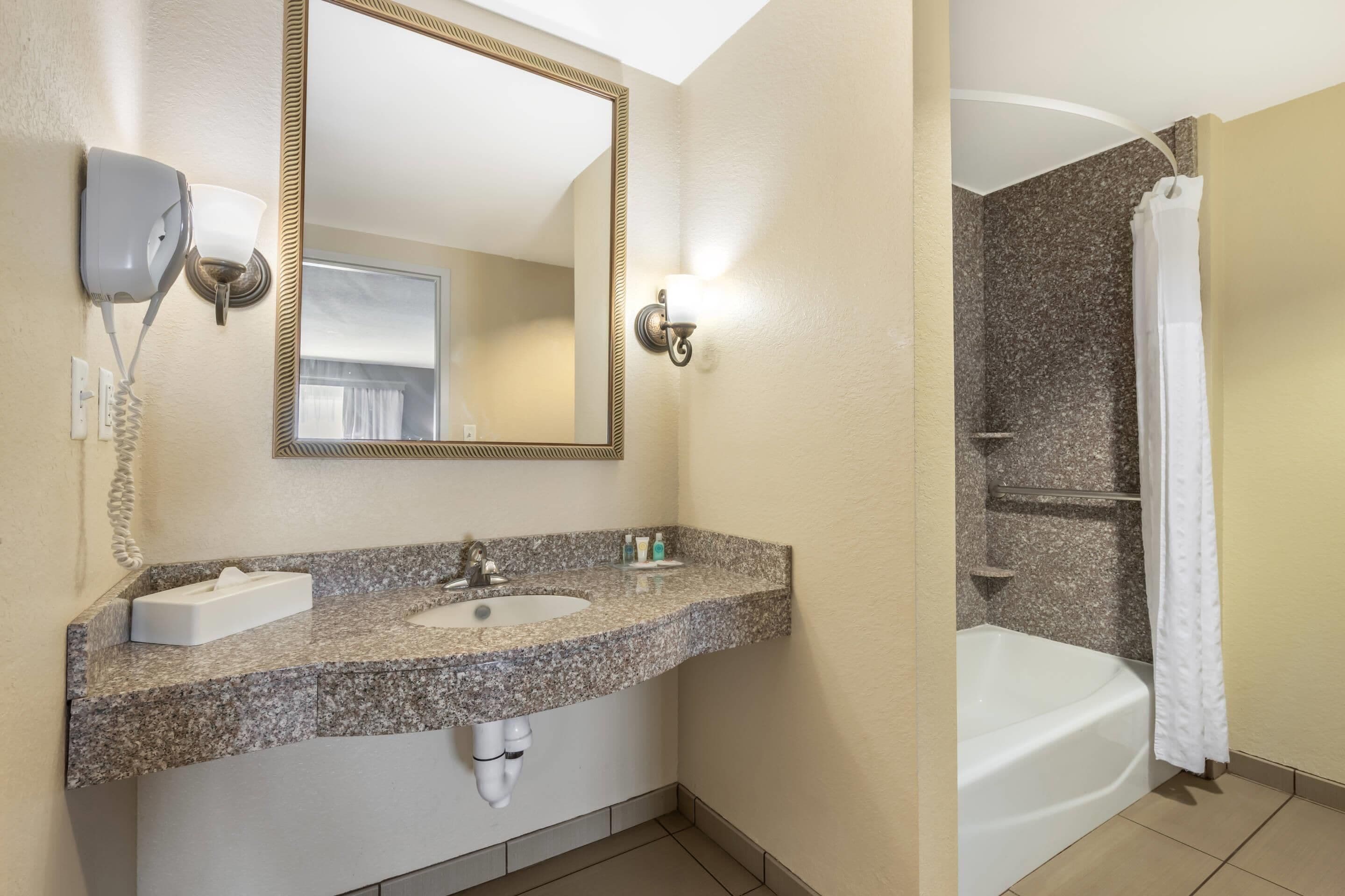 in-room safe, desk, laptop workspace, blackout curtains