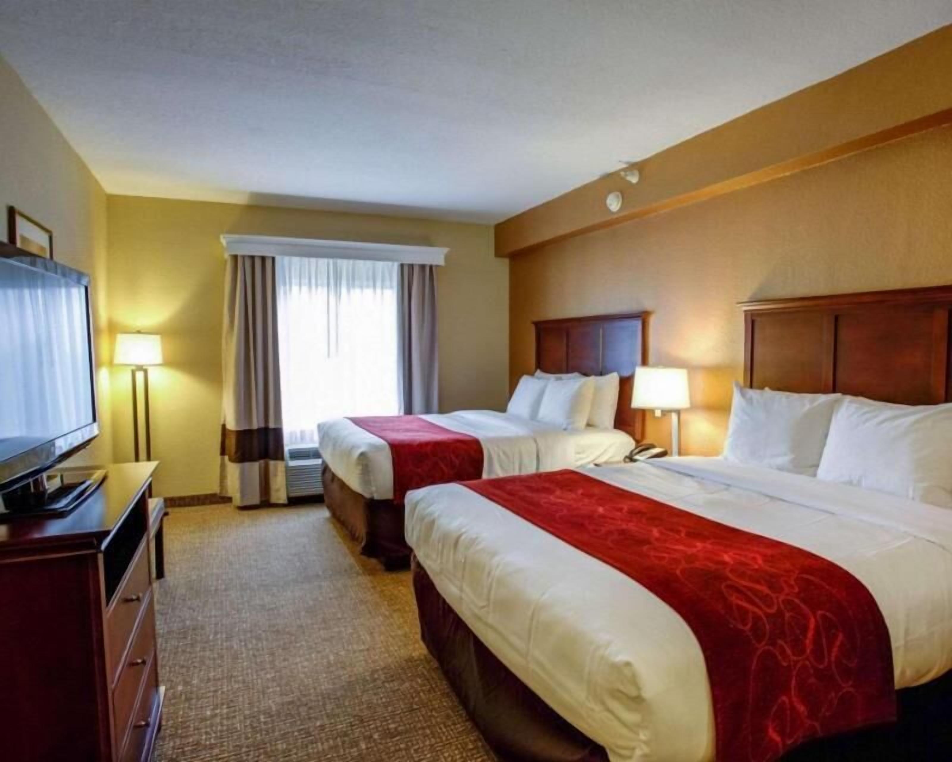 In-room safe, desk, laptop workspace, blackout curtains