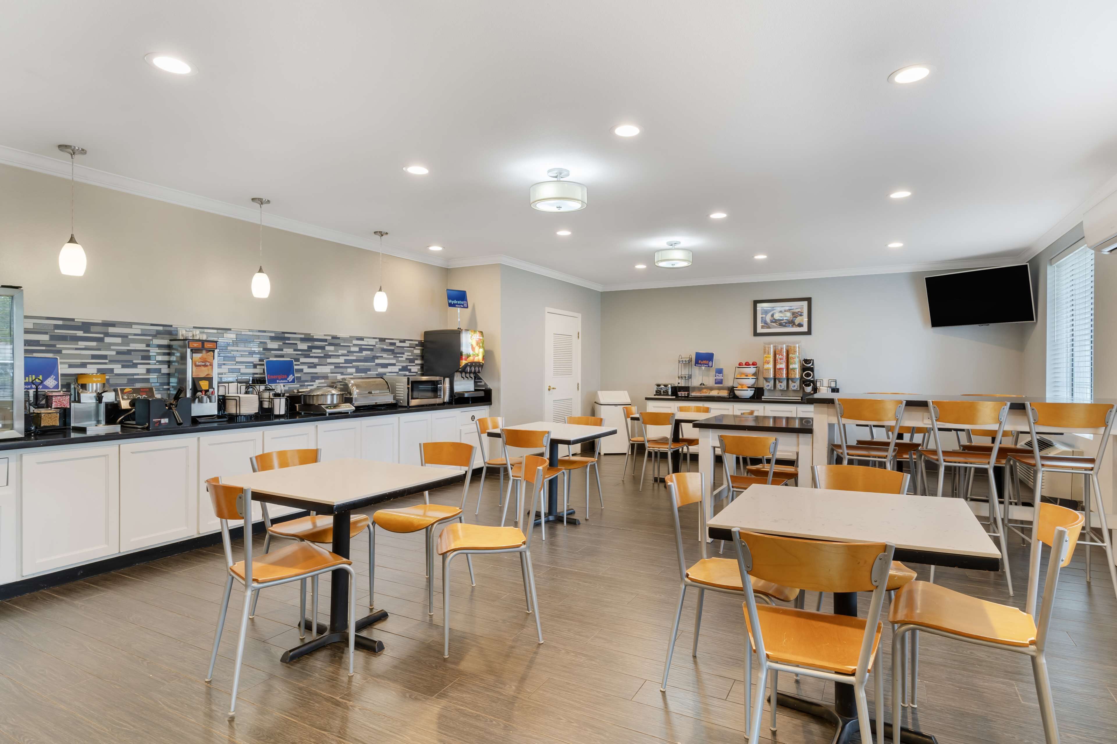 Photo - Best Western Visalia Hotel