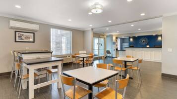 Free daily buffet breakfast