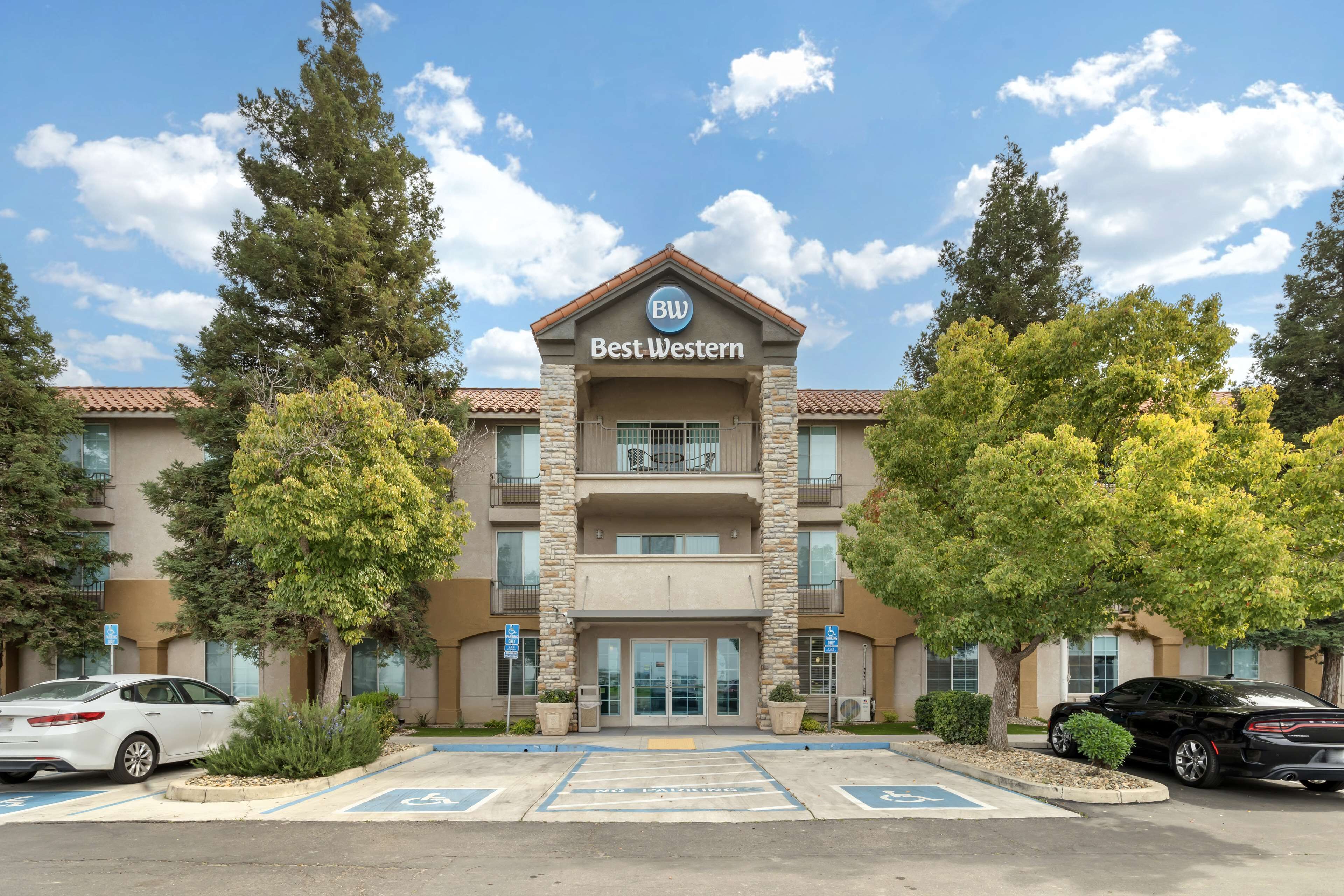 Photo - Best Western Visalia Hotel