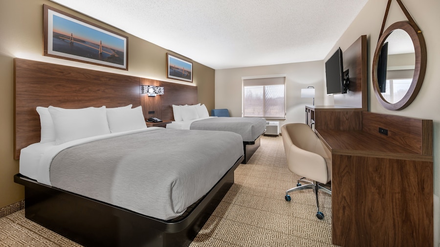 Quality Inn & Suites Rockport - Owensboro North (GOLD AWARD WINNER)