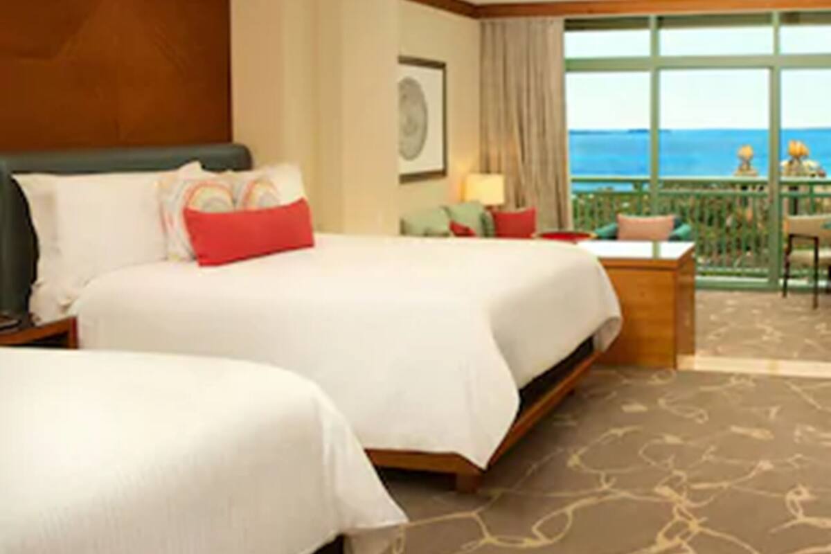 Premium bedding, in-room safe, desk, blackout curtains
