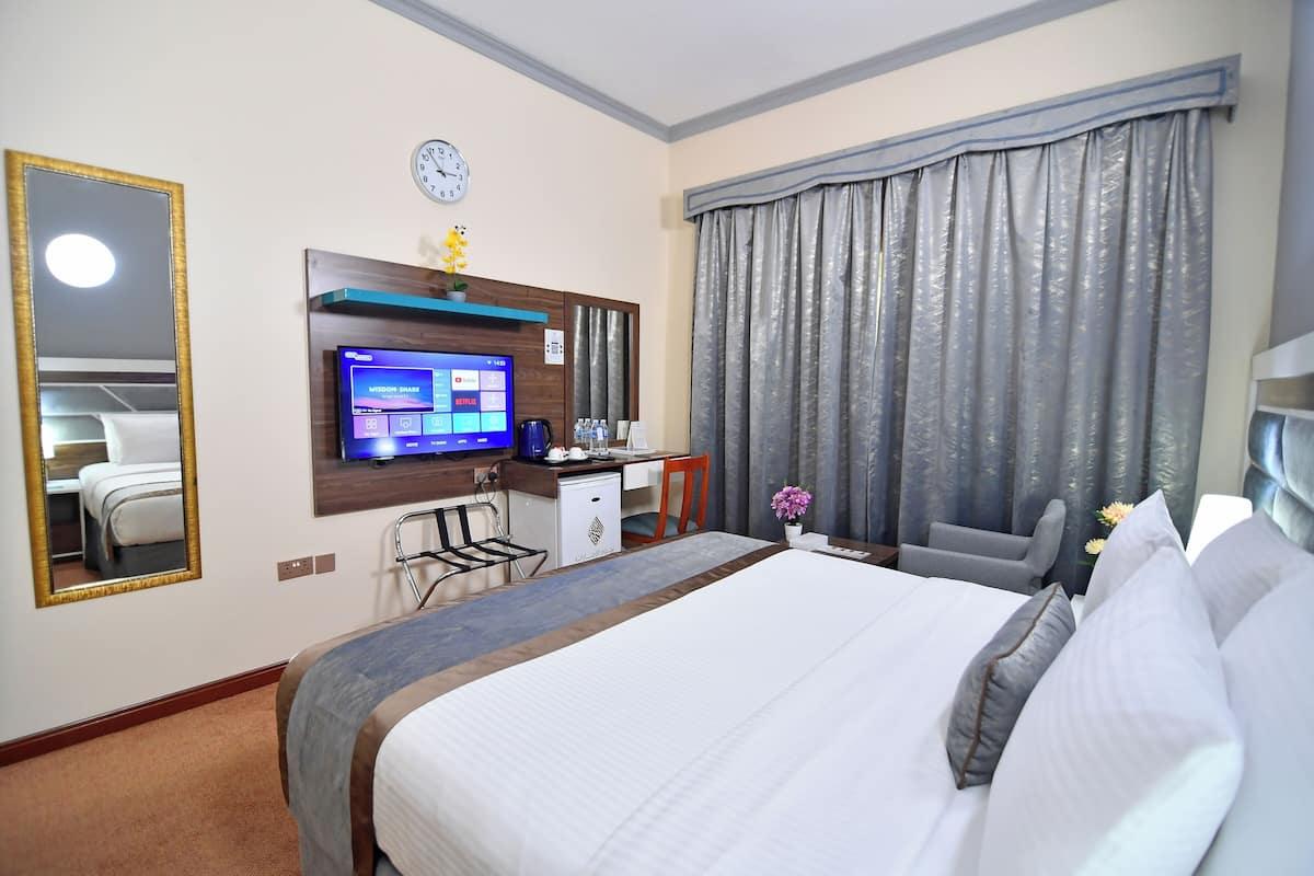 VIP King Room | 房內夾萬、書桌、隔音、免費 Wi-Fi