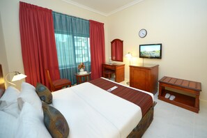 Standard Room | In-room safe, desk, soundproofing, free WiFi - Nejoum Al Emarate (Sharjah)
