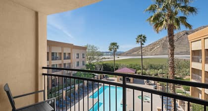 Courtyard by Marriott Santa Clarita Valencia
