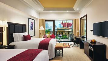1 bedroom, premium bedding, minibar, in-room safe