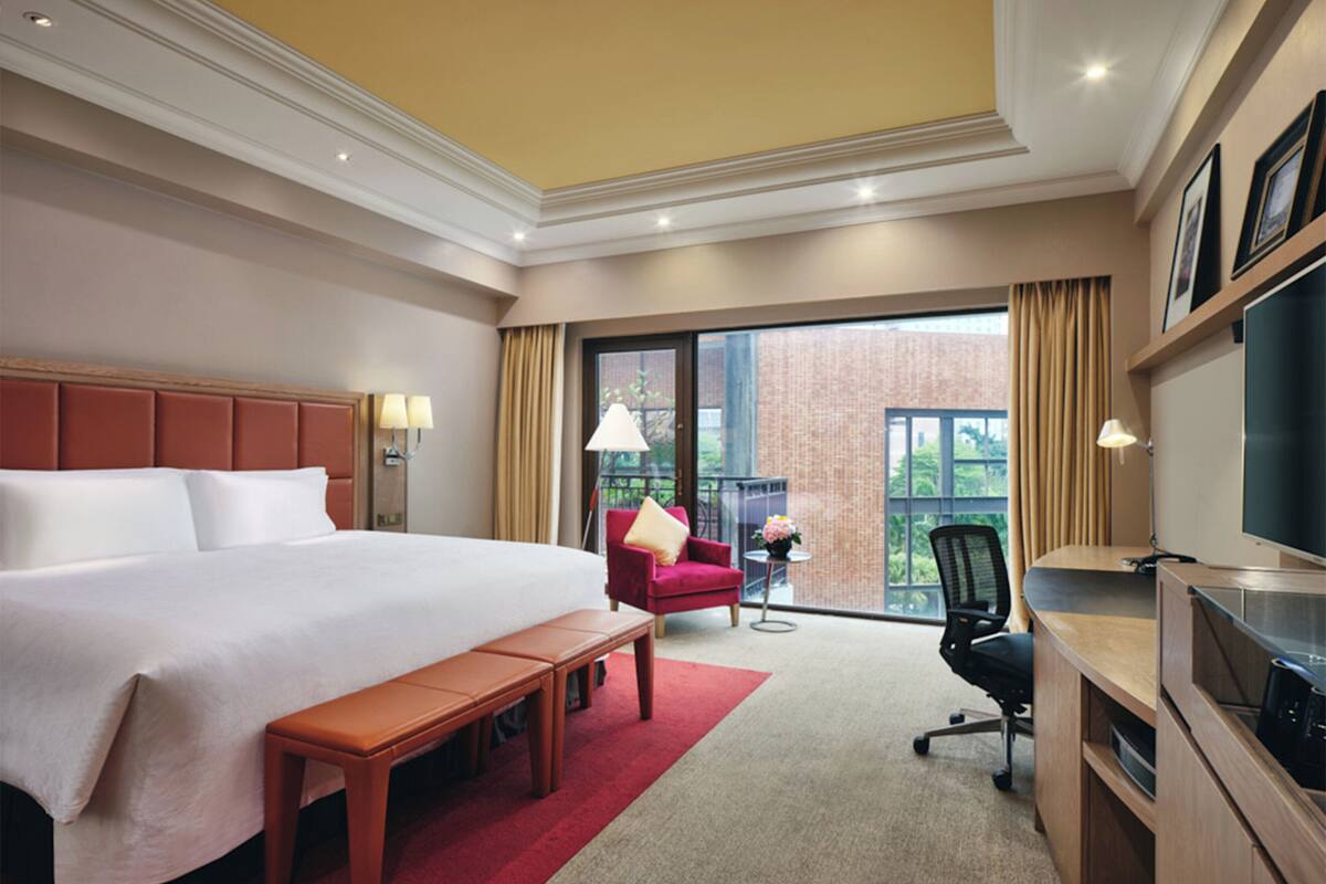 1 bedroom, premium bedding, minibar, in-room safe