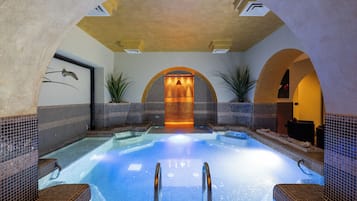 Indoor spa tub